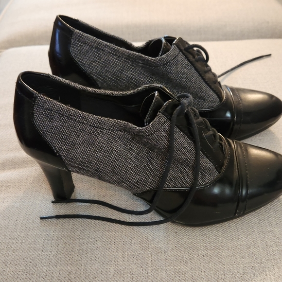 Anne Klein Shoes - Anne Klein Ankle Booties Black with Black Tweed Sides size 8